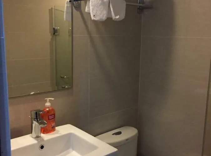 101 Newport C2 Apartment *