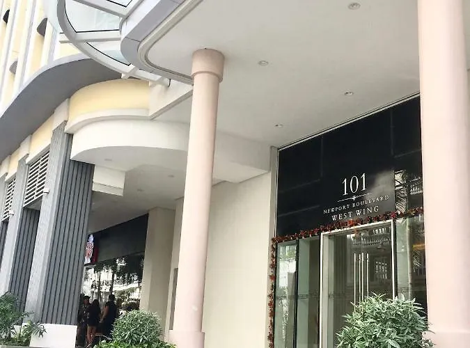 101 Newport C2